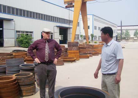 5月8日美國(guó)客商來(lái)我司參觀考察！