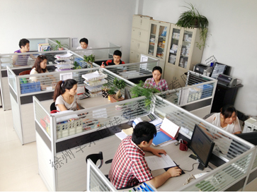 整潔高效的辦公區(qū)，規(guī)范高效的生產(chǎn)車間