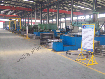 整潔高效的辦公區(qū)，規(guī)范高效的生產(chǎn)車間