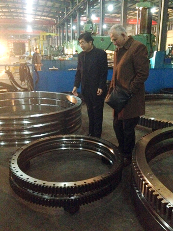 阿拉伯客戶到我司查驗生產進度