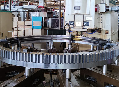 回轉(zhuǎn)支撐結(jié)構(gòu)及工作原理